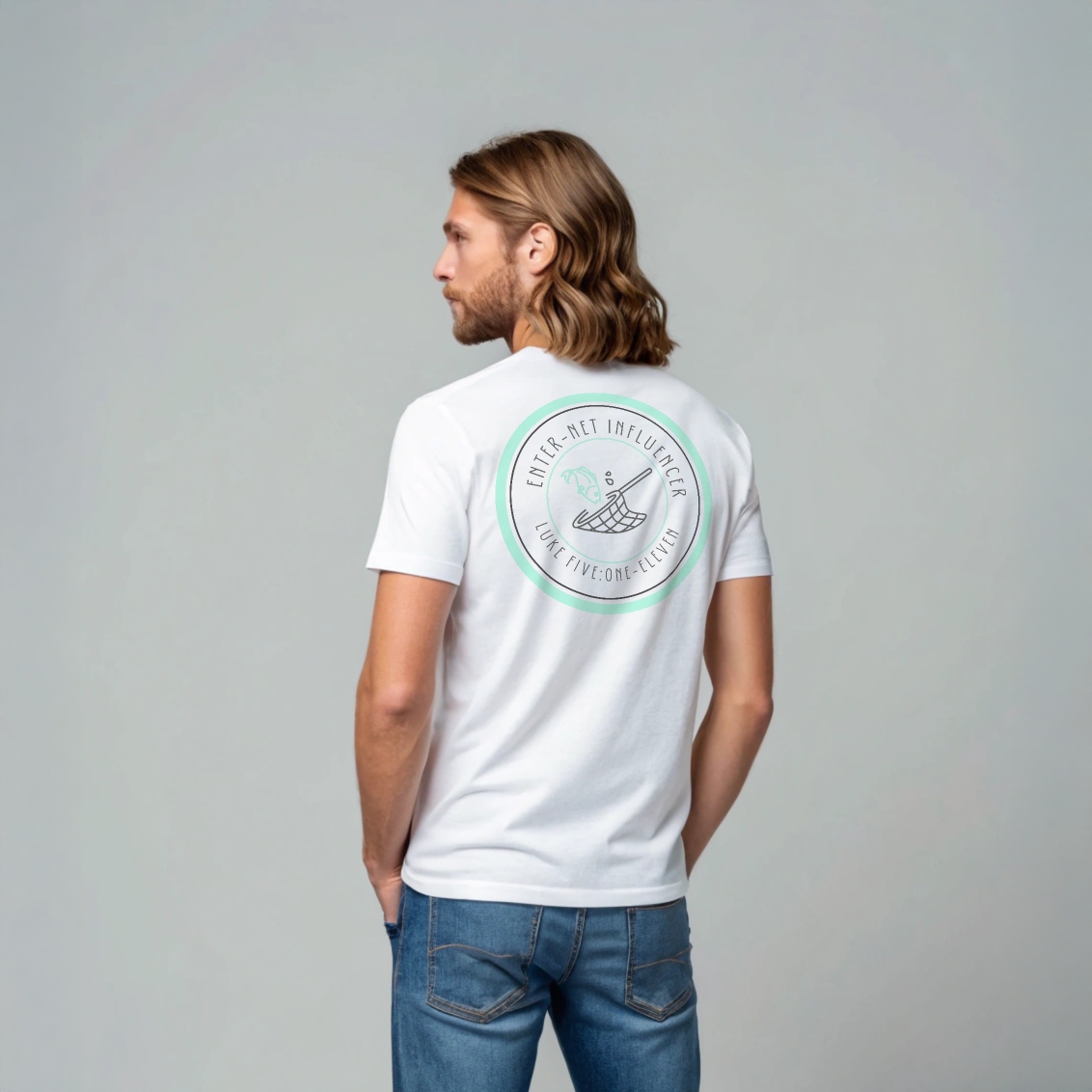 Male model Enter-net Influencer white t-shirt